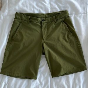 Lululemon Men’s 10” Green Shorts size 34